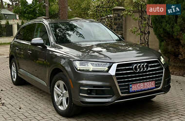 Внедорожник / Кроссовер Audi Q7 2018 в 