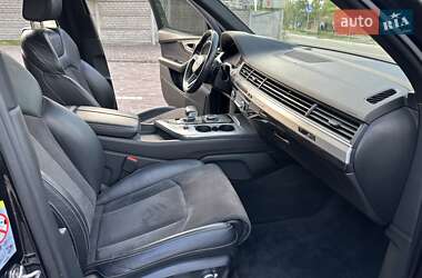 Внедорожник / Кроссовер Audi Q7 2017 в 