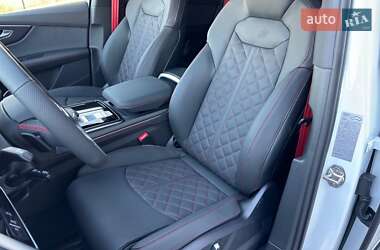 Позашляховик / Кросовер Audi Q7 2024 в 