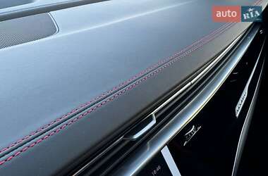 Позашляховик / Кросовер Audi Q7 2024 в 