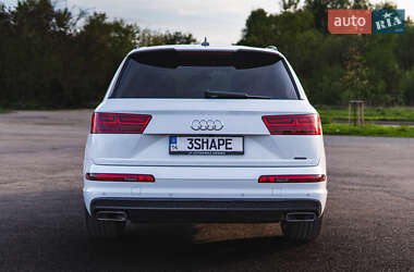 Внедорожник / Кроссовер Audi Q7 2017 в 