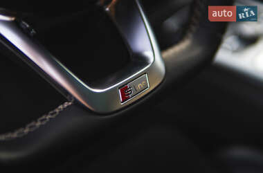 Внедорожник / Кроссовер Audi Q7 2017 в 