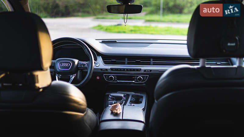 Внедорожник / Кроссовер Audi Q7 2017 в Львове