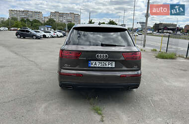Позашляховик / Кросовер Audi Q7 2017 в 