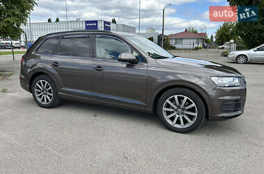 Позашляховик / Кросовер Audi Q7 2017 в 
