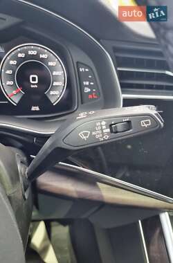 Позашляховик / Кросовер Audi Q7 2021 в 