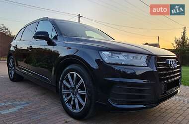 Внедорожник / Кроссовер Audi Q7 2017 в 