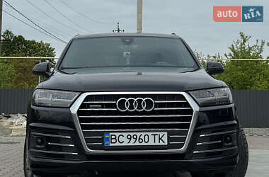 Позашляховик / Кросовер Audi Q7 2015 в Львові