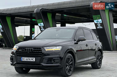 Внедорожник / Кроссовер Audi Q7 2016 в 