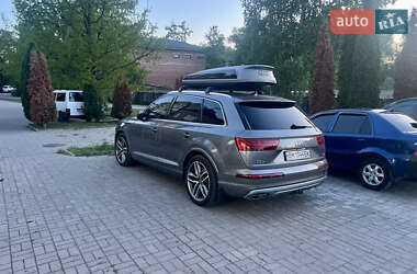 Внедорожник / Кроссовер Audi Q7 2015 в 