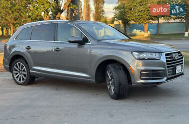 Позашляховик / Кросовер Audi Q7 2017 в 