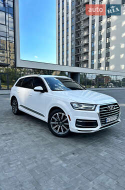 Внедорожник / Кроссовер Audi Q7 2015 в 
