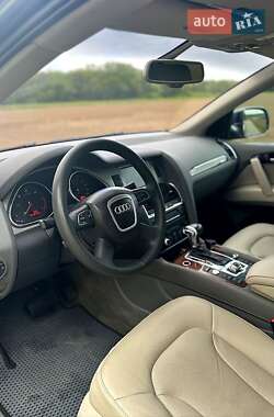 Внедорожник / Кроссовер Audi Q7 2011 в 