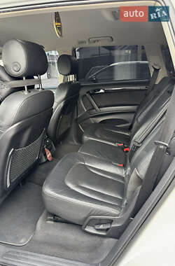 Внедорожник / Кроссовер Audi Q7 2012 в 