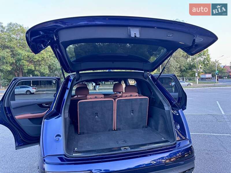 Позашляховик / Кросовер Audi Q7 2021 в Ізмаїлі