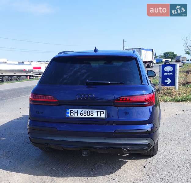 Позашляховик / Кросовер Audi Q7 2021 в Ізмаїлі