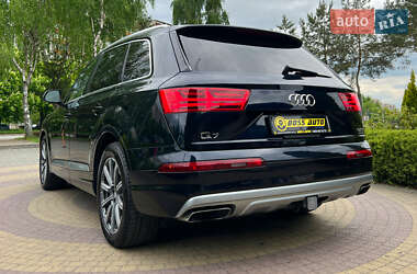 Позашляховик / Кросовер Audi Q7 2016 в 