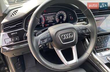 Внедорожник / Кроссовер Audi Q7 2021 в 