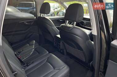 Внедорожник / Кроссовер Audi Q7 2021 в 