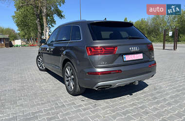 Внедорожник / Кроссовер Audi Q7 2018 в 