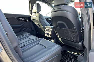 Внедорожник / Кроссовер Audi Q7 2018 в 