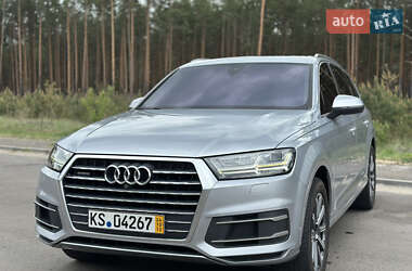 Внедорожник / Кроссовер Audi Q7 2016 в 