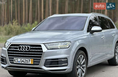 Внедорожник / Кроссовер Audi Q7 2016 в 