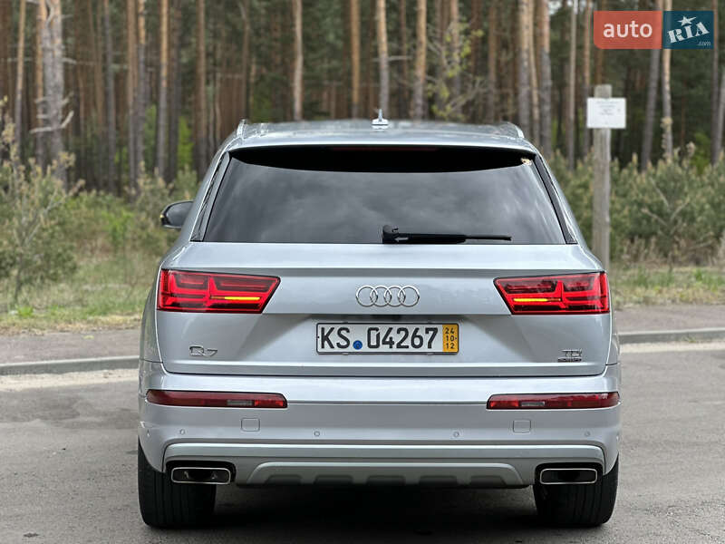 Внедорожник / Кроссовер Audi Q7 2016 в Сарнах
