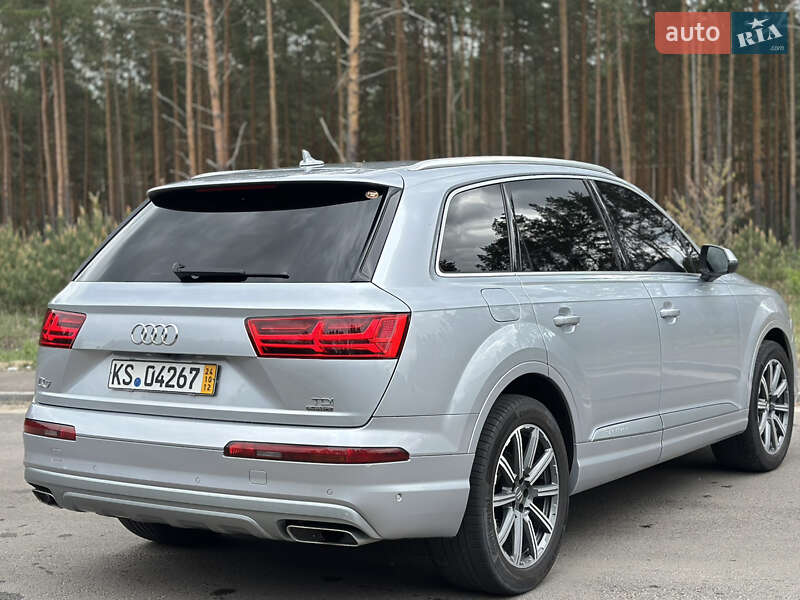 Внедорожник / Кроссовер Audi Q7 2016 в Сарнах