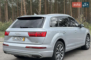 Внедорожник / Кроссовер Audi Q7 2016 в 