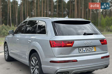 Внедорожник / Кроссовер Audi Q7 2016 в 