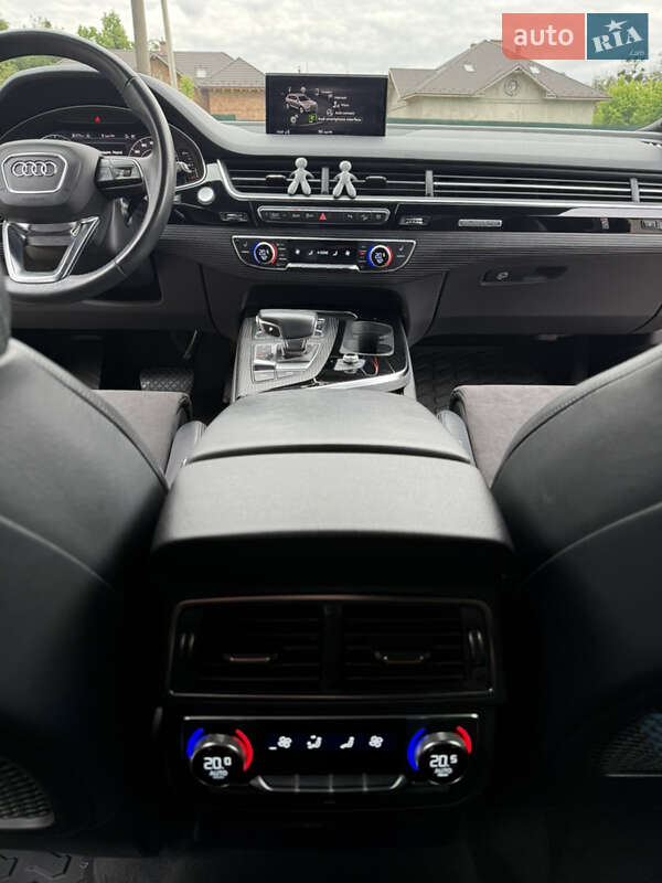 Позашляховик / Кросовер Audi Q7 2019 в Чернівцях