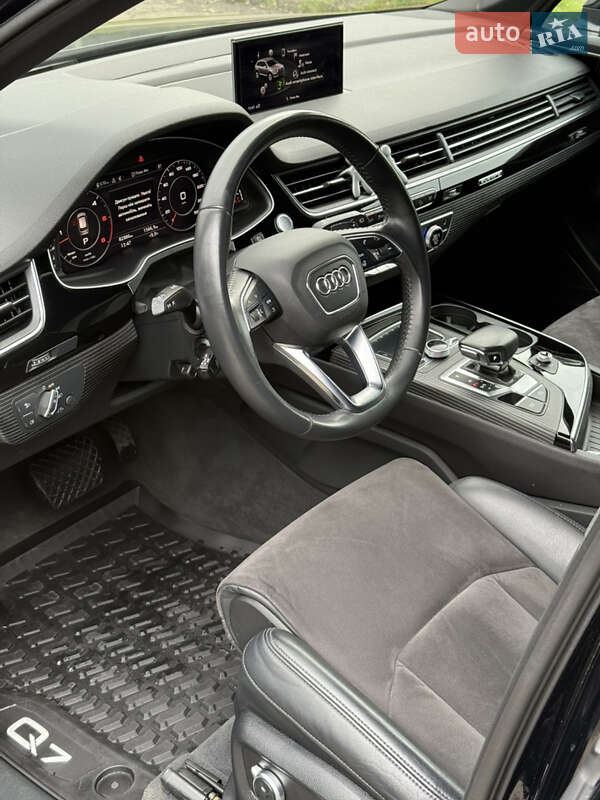 Позашляховик / Кросовер Audi Q7 2019 в Чернівцях