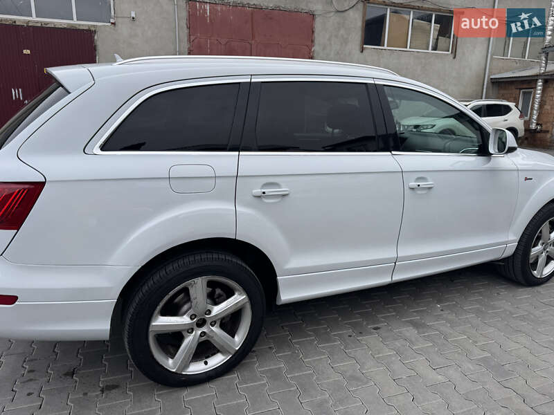 Внедорожник / Кроссовер Audi Q7 2013 в Черновцах
