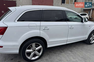 Позашляховик / Кросовер Audi Q7 2013 в 