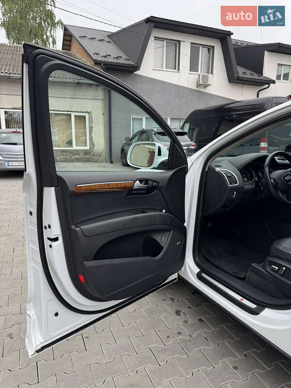 Внедорожник / Кроссовер Audi Q7 2013 в Черновцах