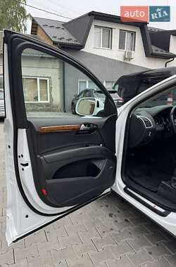 Позашляховик / Кросовер Audi Q7 2013 в 