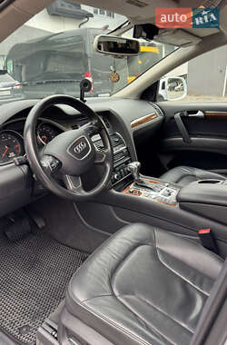 Позашляховик / Кросовер Audi Q7 2013 в 