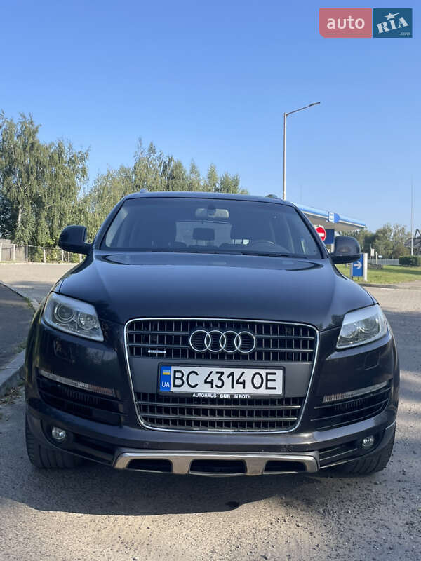 Внедорожник / Кроссовер Audi Q7 2009 в 