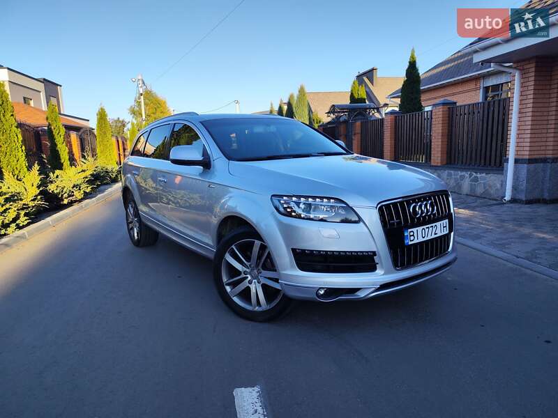 Внедорожник / Кроссовер Audi Q7 2015 в 