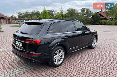 Внедорожник / Кроссовер Audi Q7 2022 в 