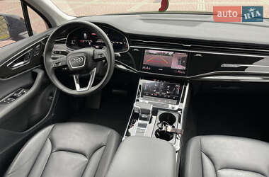 Внедорожник / Кроссовер Audi Q7 2022 в 