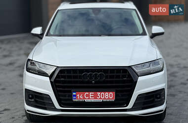 Внедорожник / Кроссовер Audi Q7 2017 в 