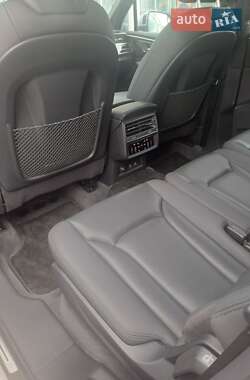 Внедорожник / Кроссовер Audi Q7 2020 в 
