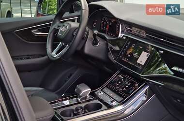 Позашляховик / Кросовер Audi Q7 2021 в 