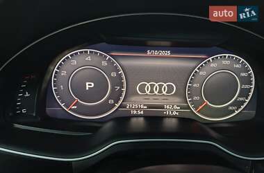 Позашляховик / Кросовер Audi Q7 2016 в 