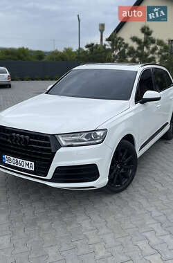 Внедорожник / Кроссовер Audi Q7 2018 в 