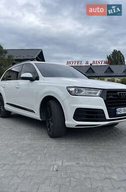 Внедорожник / Кроссовер Audi Q7 2018 в 