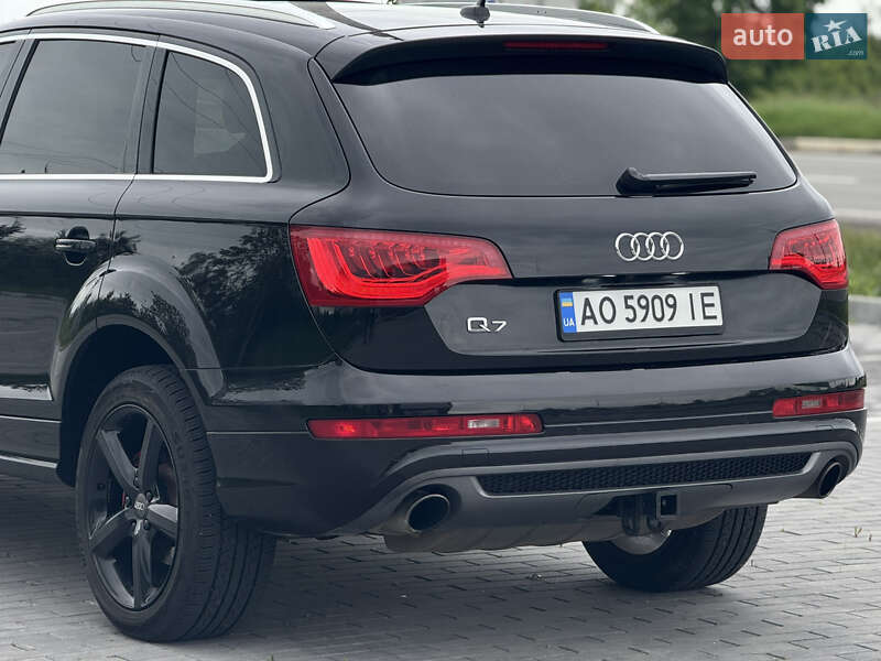 Внедорожник / Кроссовер Audi Q7 2011 в Ужгороде