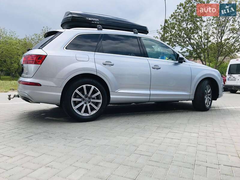 Позашляховик / Кросовер Audi Q7 2018 в Новій Одесі